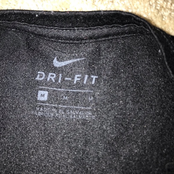 kids black nike short sleeve - Picture 2 of 2